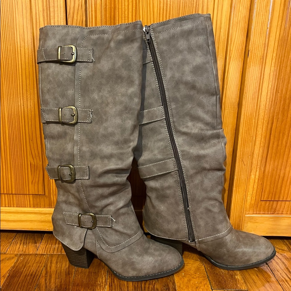 Gray-beige mid length boots. Size 6.5.